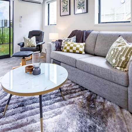 Peaceful Park View Townhouse 2 Bed W/Carpark Lägenhet Christchurch Exteriör bild