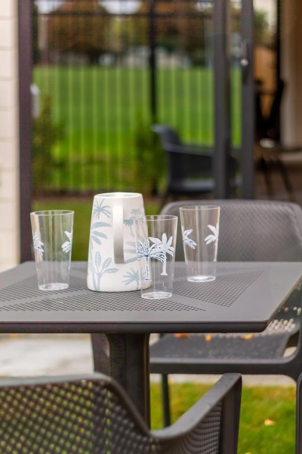 Peaceful Park View Townhouse 2 Bed W/Carpark Lägenhet Christchurch Exteriör bild