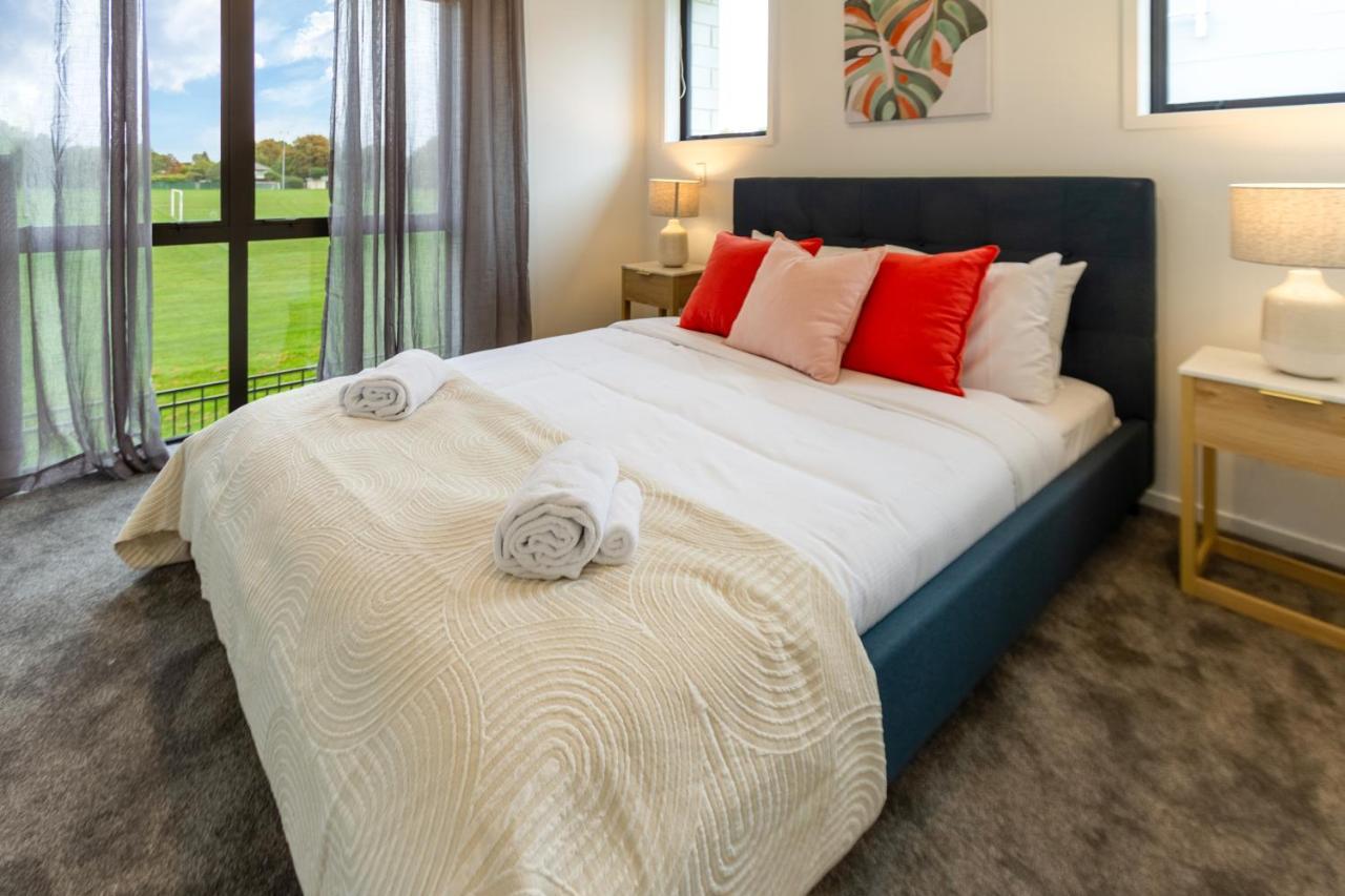 Peaceful Park View Townhouse 2 Bed W/Carpark Lägenhet Christchurch Exteriör bild