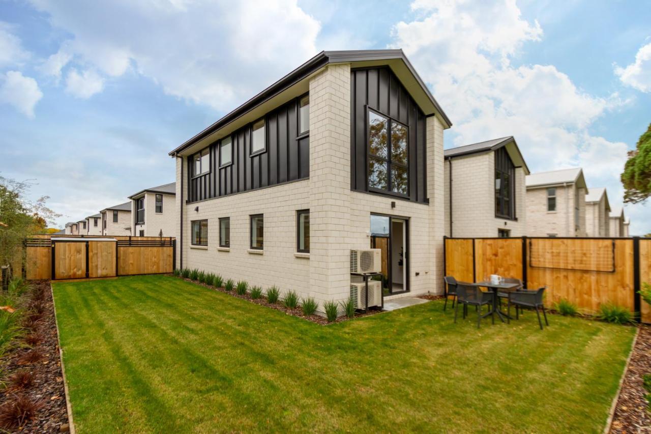Peaceful Park View Townhouse 2 Bed W/Carpark Lägenhet Christchurch Exteriör bild